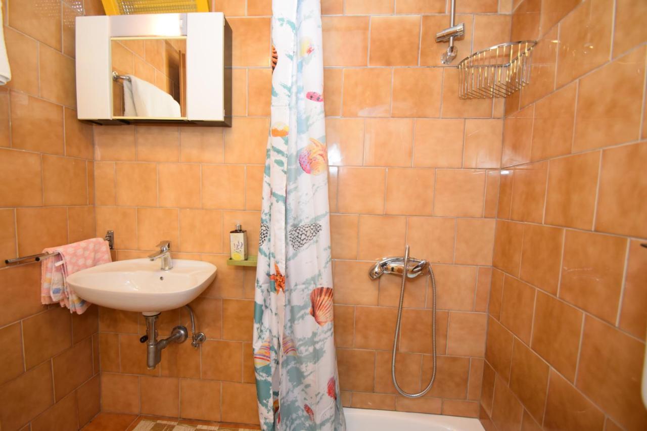Apartment Kata